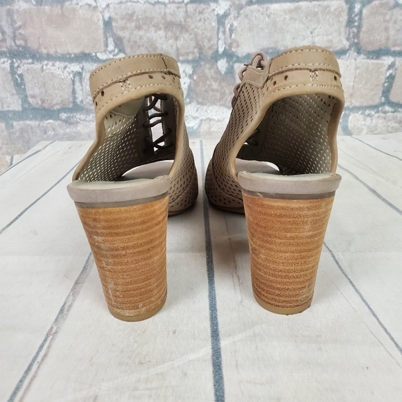 Franco Sarto Gossip Peeptoe  Slingback Sz 9W Taupe Suede - Picture 7 of 13